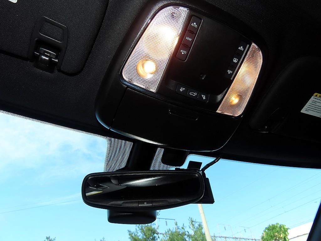 Jeep Cherokee — photo 14