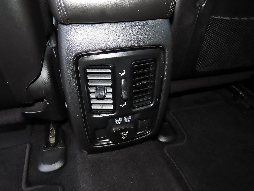 Jeep Cherokee — photo 15