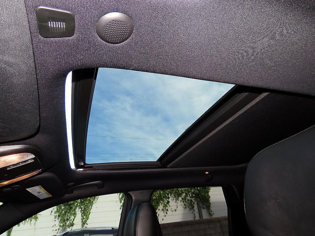 Jeep Cherokee — photo 17