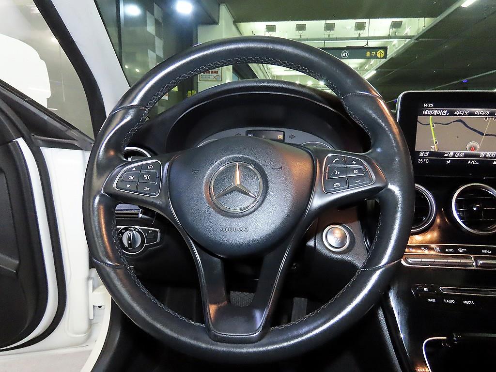 Mercedes-Benz C-Class — photo 08