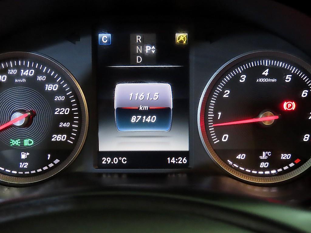 Mercedes-Benz C-Class — photo 09