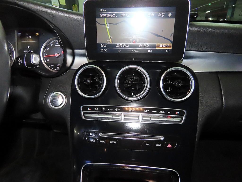 Mercedes-Benz C-Class — photo 11