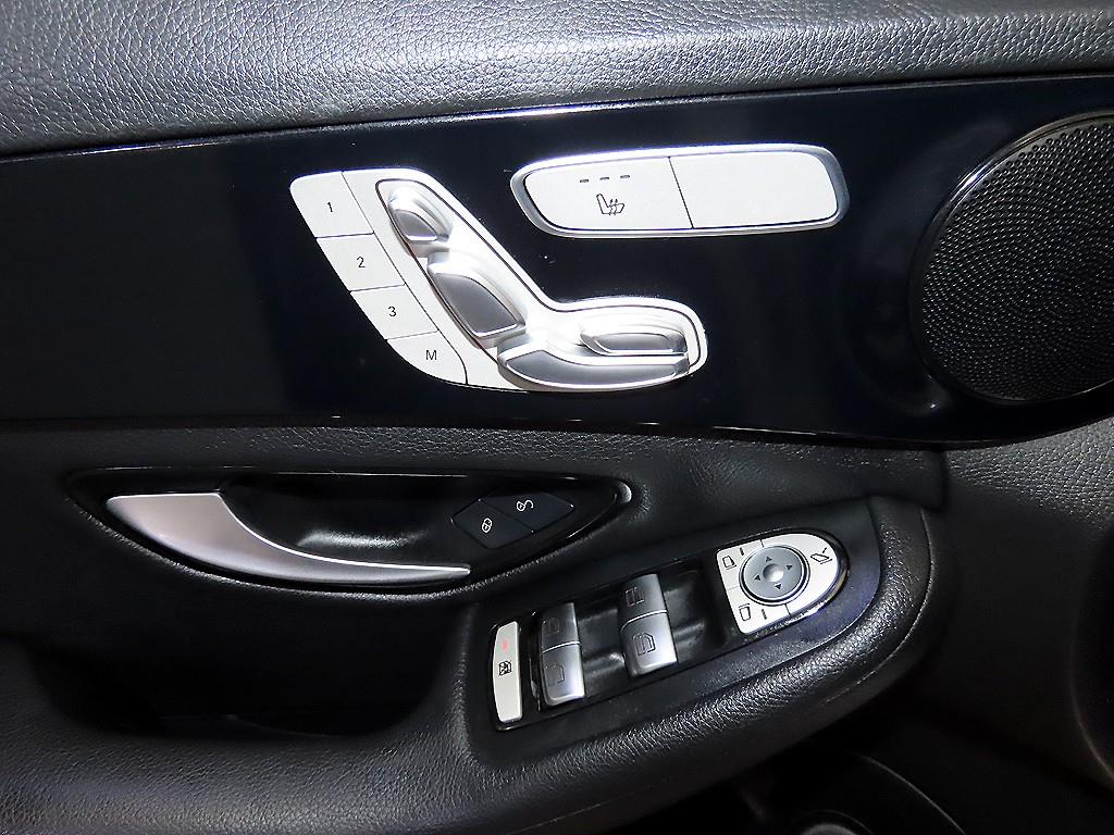 Mercedes-Benz C-Class — photo 14