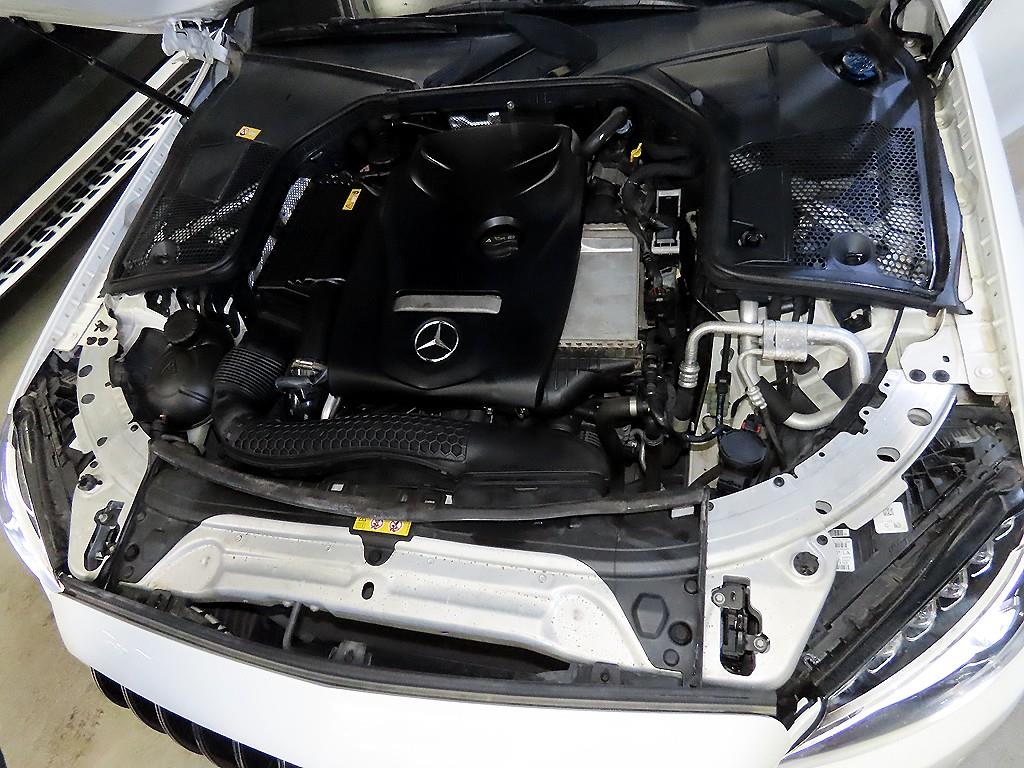 Mercedes-Benz C-Class — photo 18