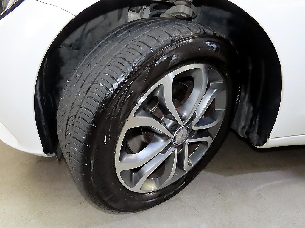 Mercedes-Benz C-Class — photo 19