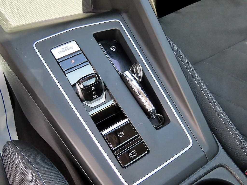 Volkswagen Golf — photo 11