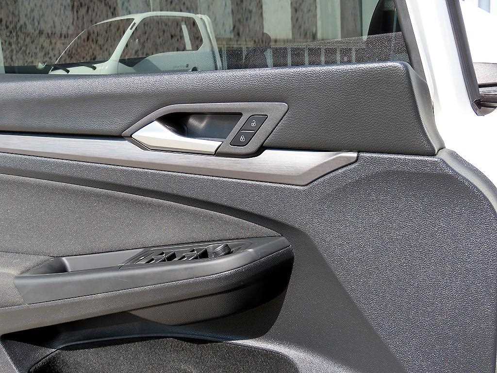 Volkswagen Golf — photo 12