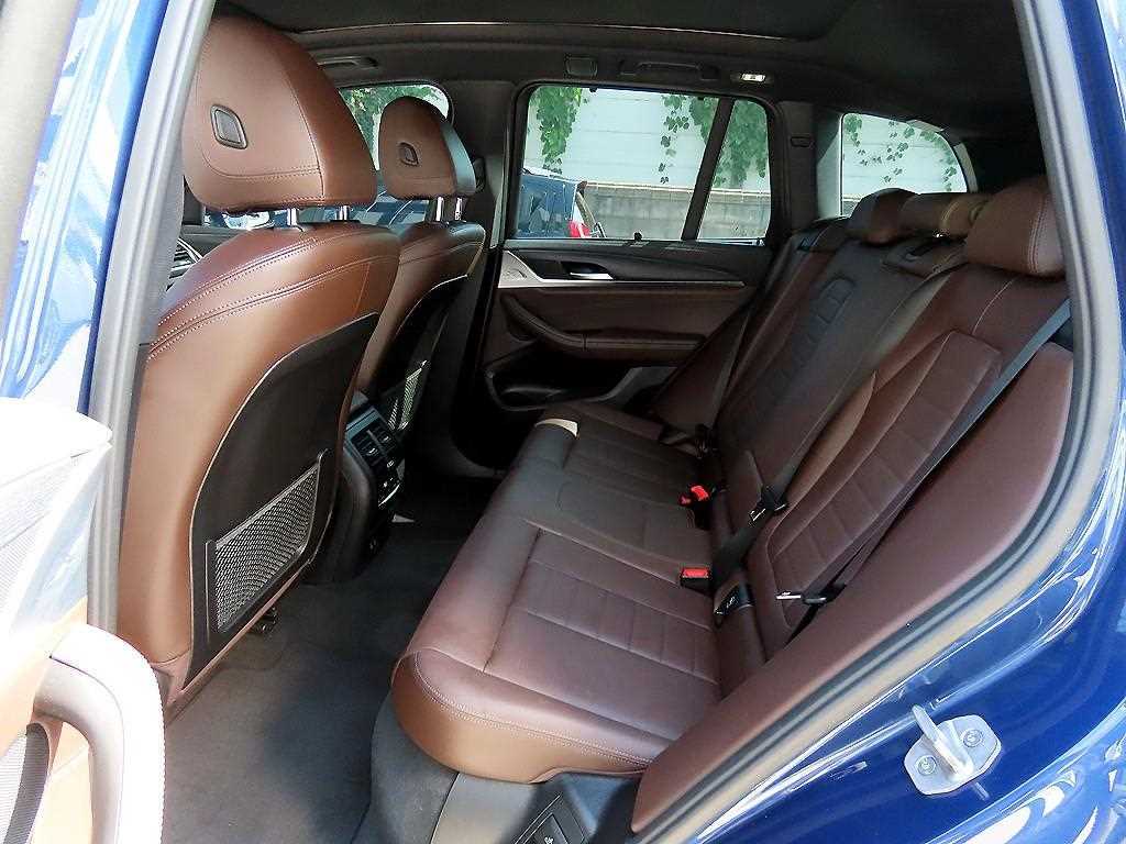 BMW X3 — photo 06