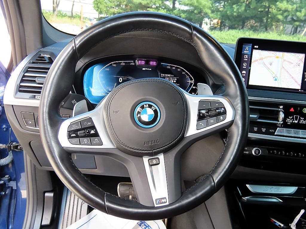 BMW X3 — photo 08