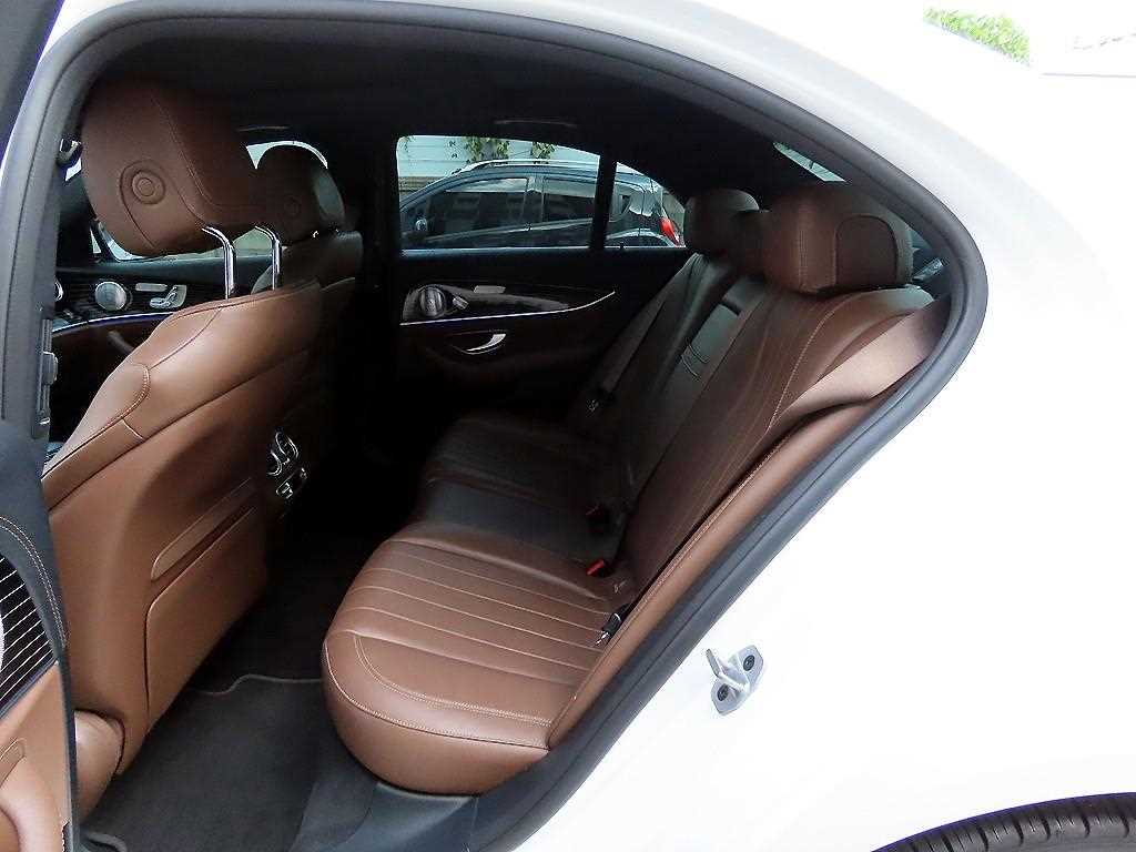 Mercedes-Benz E-Class — photo 06