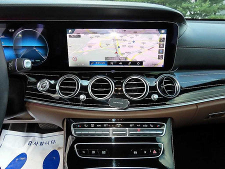 Mercedes-Benz E-Class — photo 14
