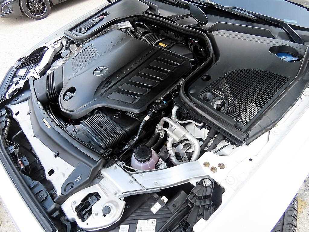 Mercedes-Benz E-Class — photo 19