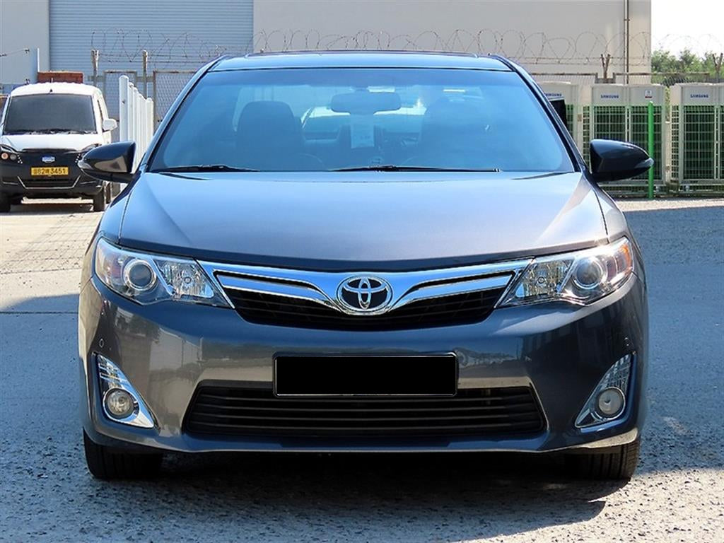 Toyota Camry — photo 01