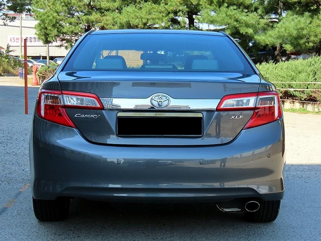Toyota Camry — photo 04