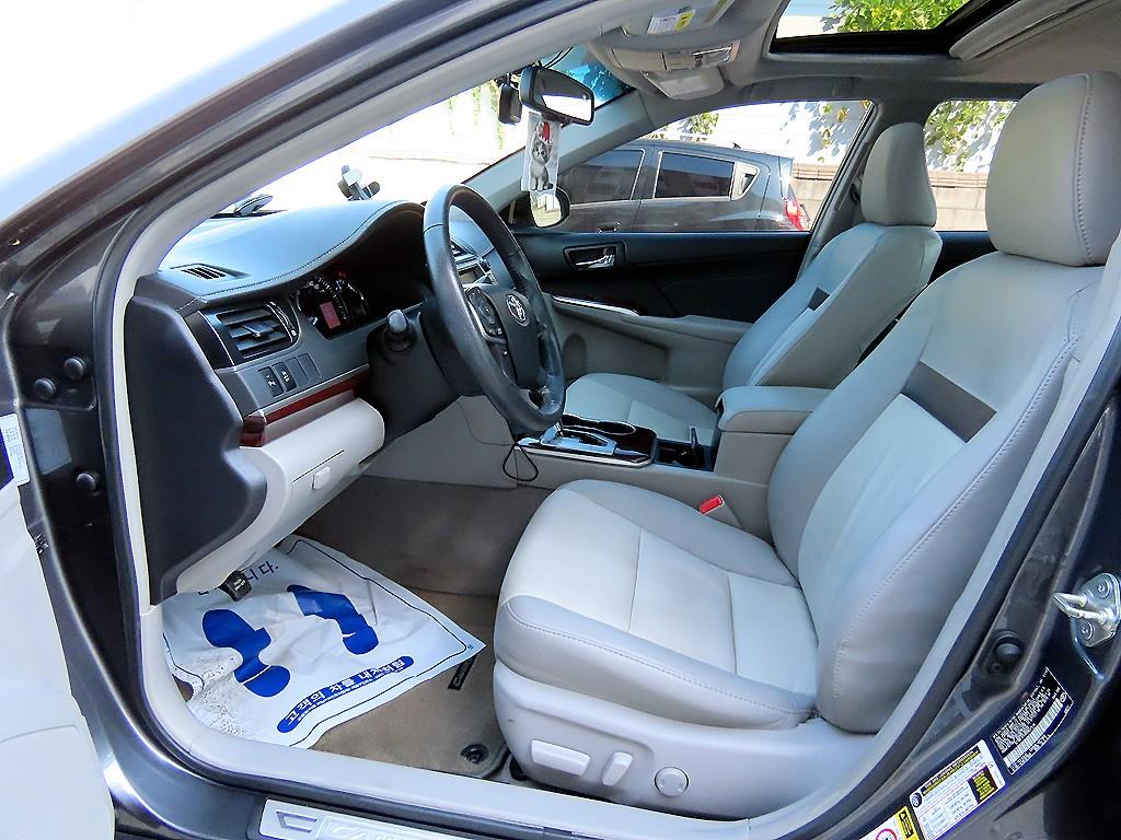 Toyota Camry — photo 05