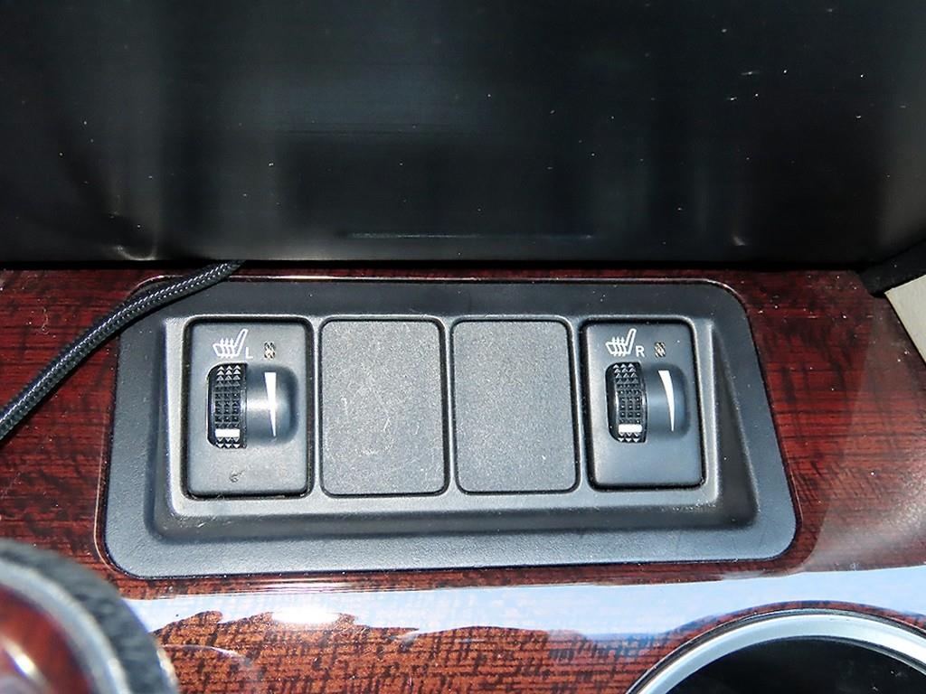 Toyota Camry — photo 13