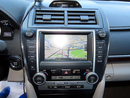 Toyota Camry — photo 14