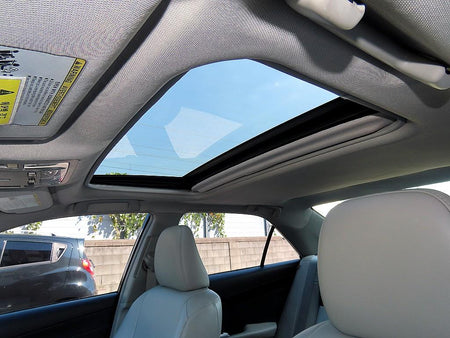 Toyota Camry — photo 18