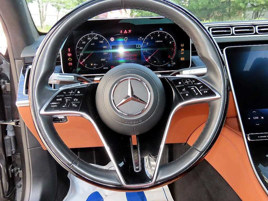 Mercedes-Benz S-Class — photo 08