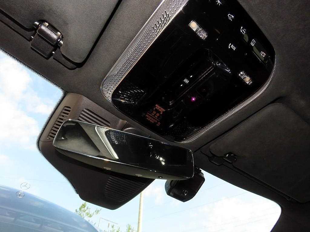 Mercedes-Benz S-Class — photo 15