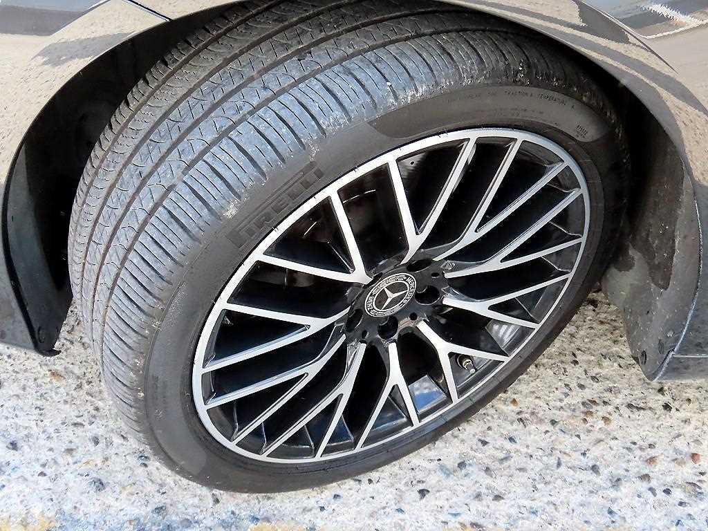 Mercedes-Benz S-Class — photo 20