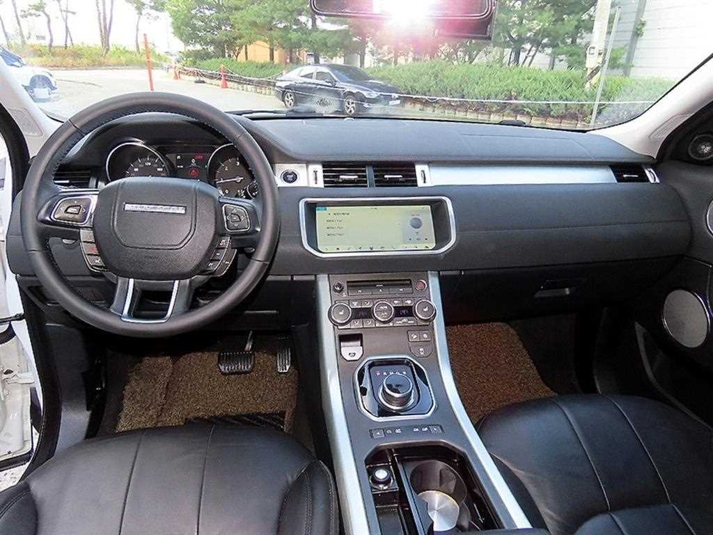 Land Rover Range Rover Evoque — photo 07