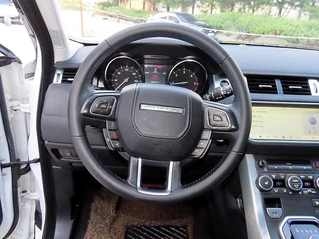 Land Rover Range Rover Evoque — photo 08