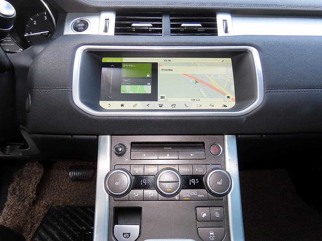 Land Rover Range Rover Evoque — photo 12