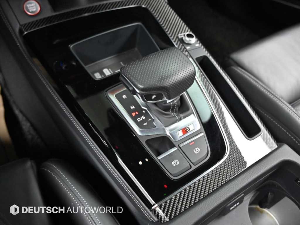 Audi SQ5 — photo 09
