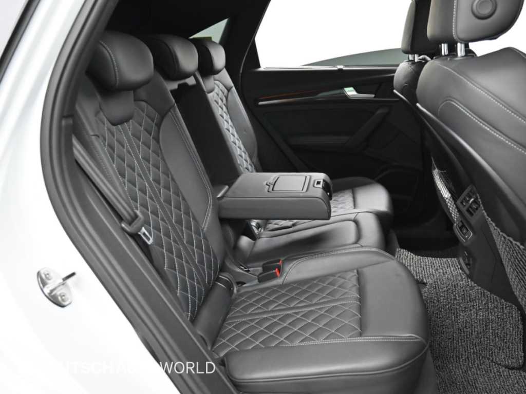 Audi SQ5 — photo 12