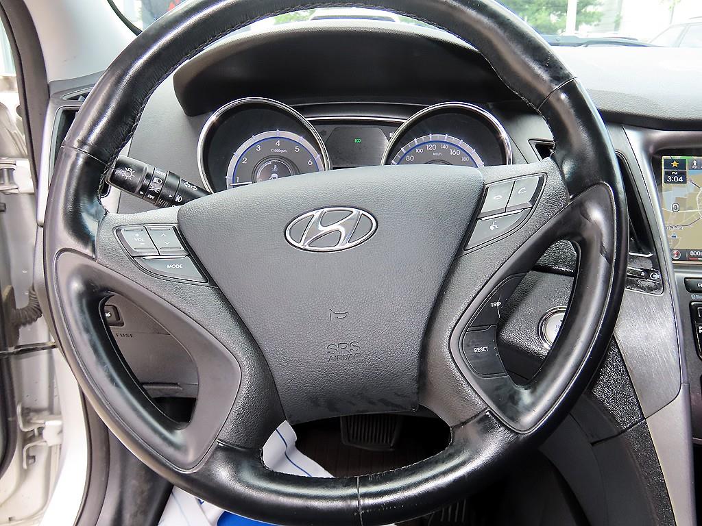 Hyundai Sonata — photo 08