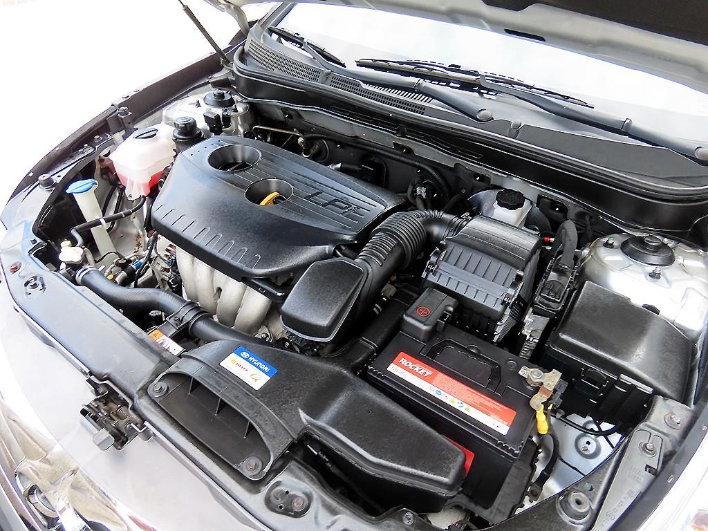 Hyundai Sonata — photo 19