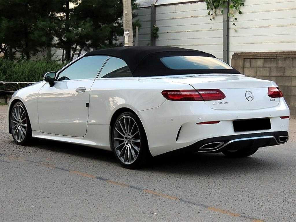 Mercedes-Benz E-Class — photo 07