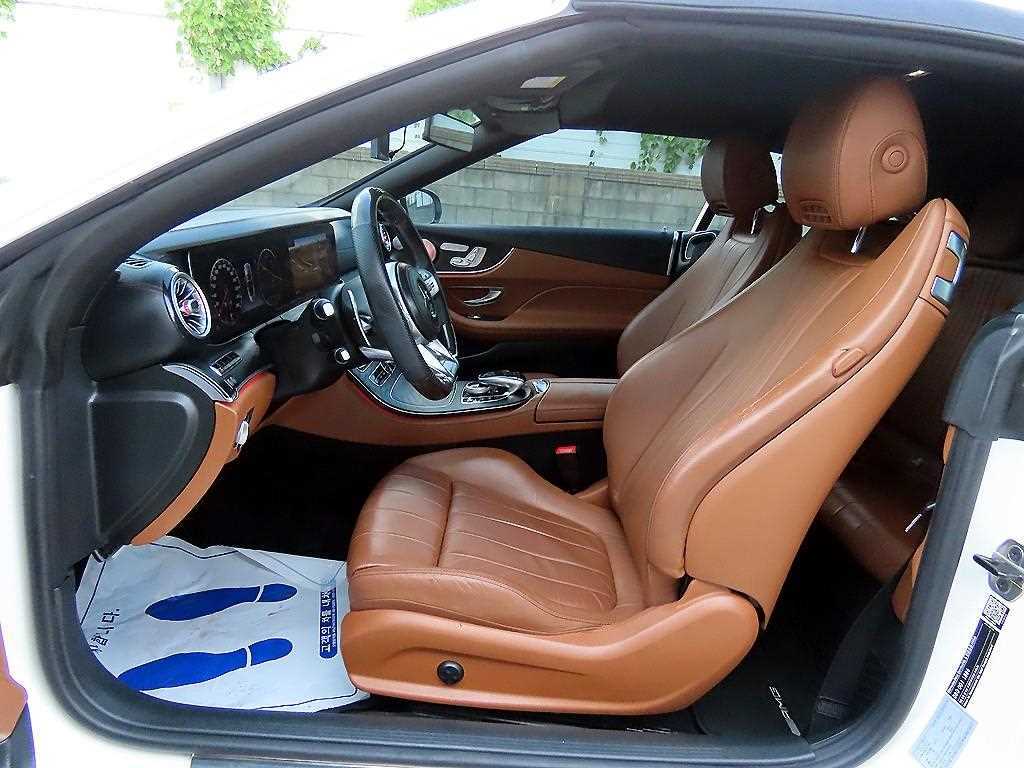 Mercedes-Benz E-Class — photo 10