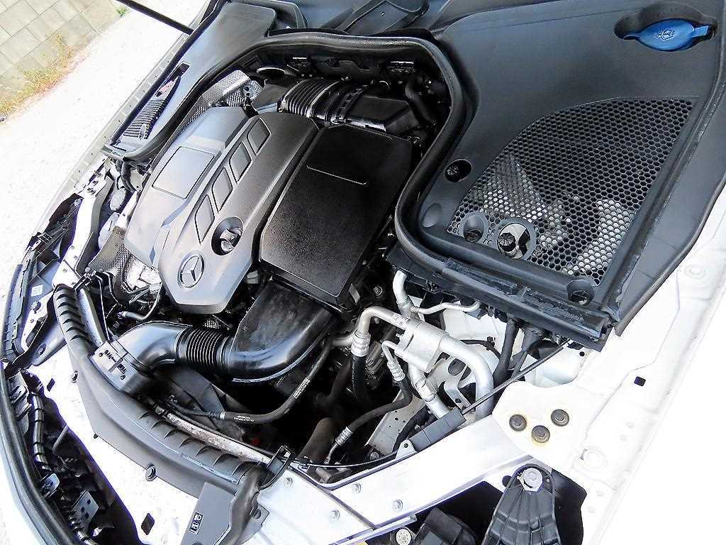 Mercedes-Benz E-Class — photo 19