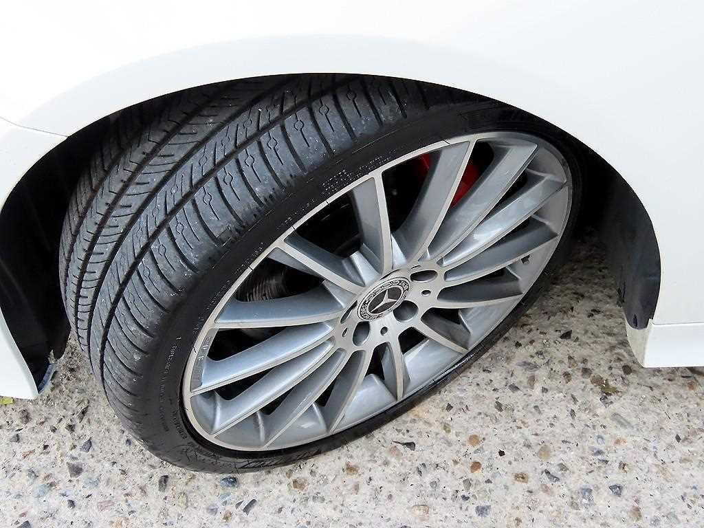 Mercedes-Benz E-Class — photo 20
