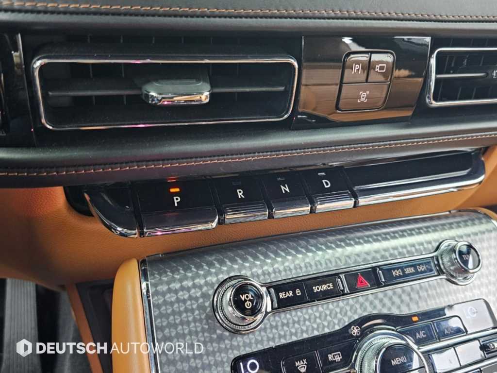 Lincoln Aviator — photo 09