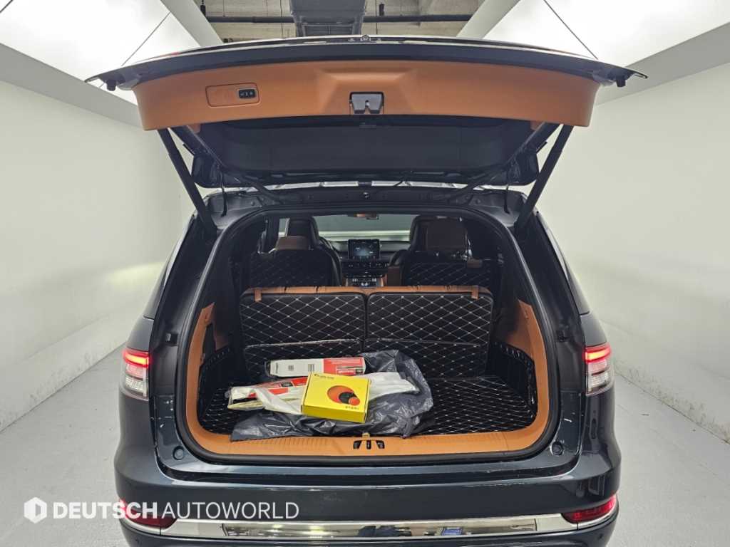 Lincoln Aviator — photo 19