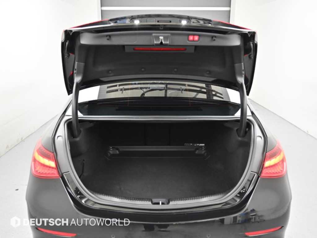 Mercedes-Benz C-Class — photo 19