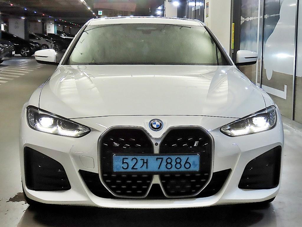 BMW i4 — photo 02