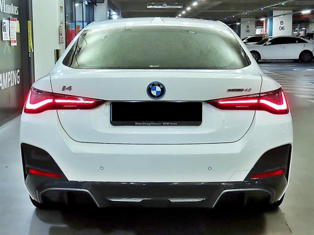 BMW i4 — photo 05