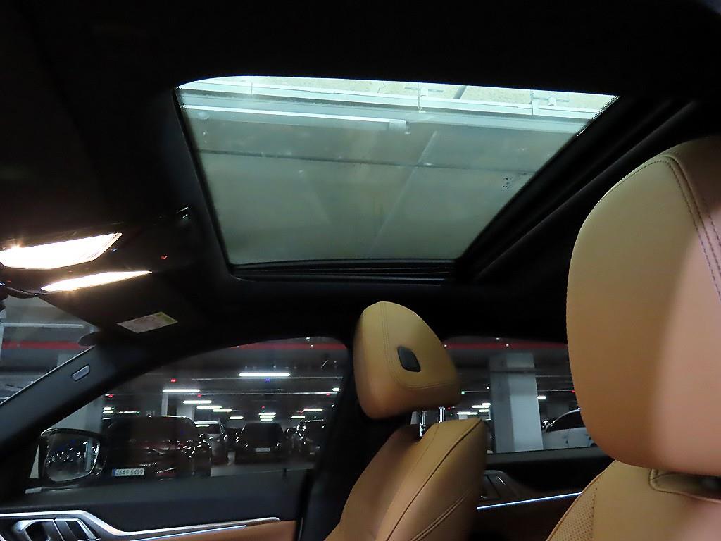 BMW i4 — photo 15