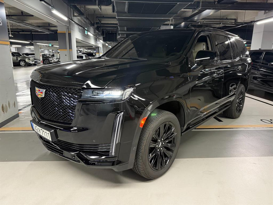 Cadillac Escalade — photo 01