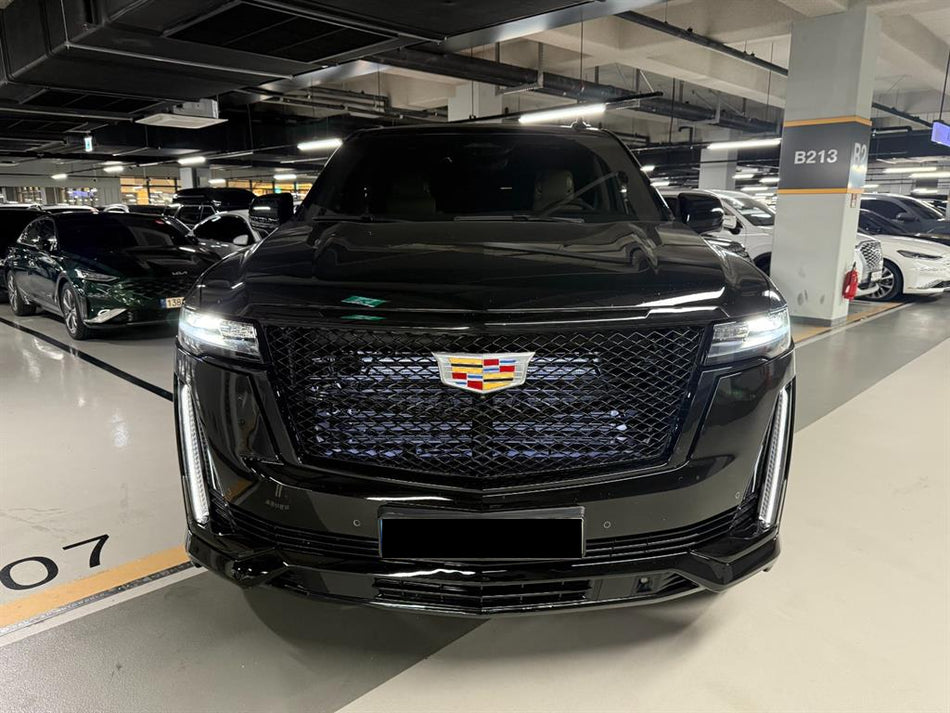 Cadillac Escalade — photo 02