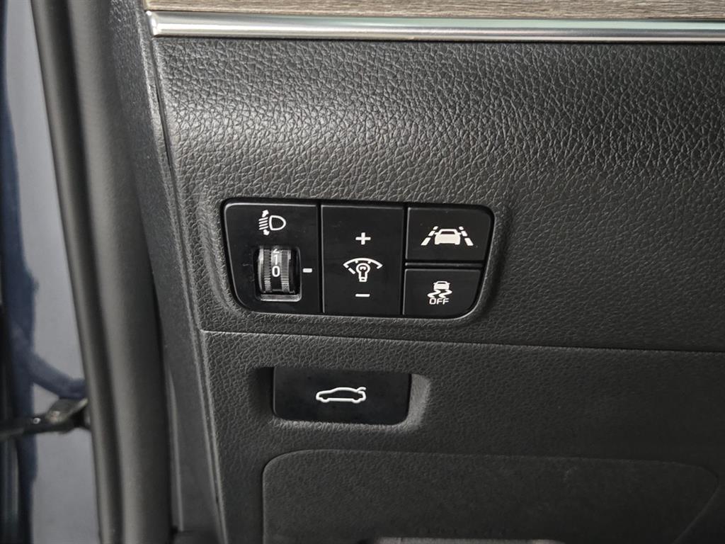 Kia K5 — photo 16