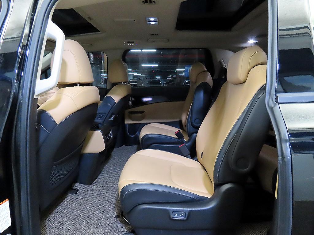 Kia Carnival — photo 07