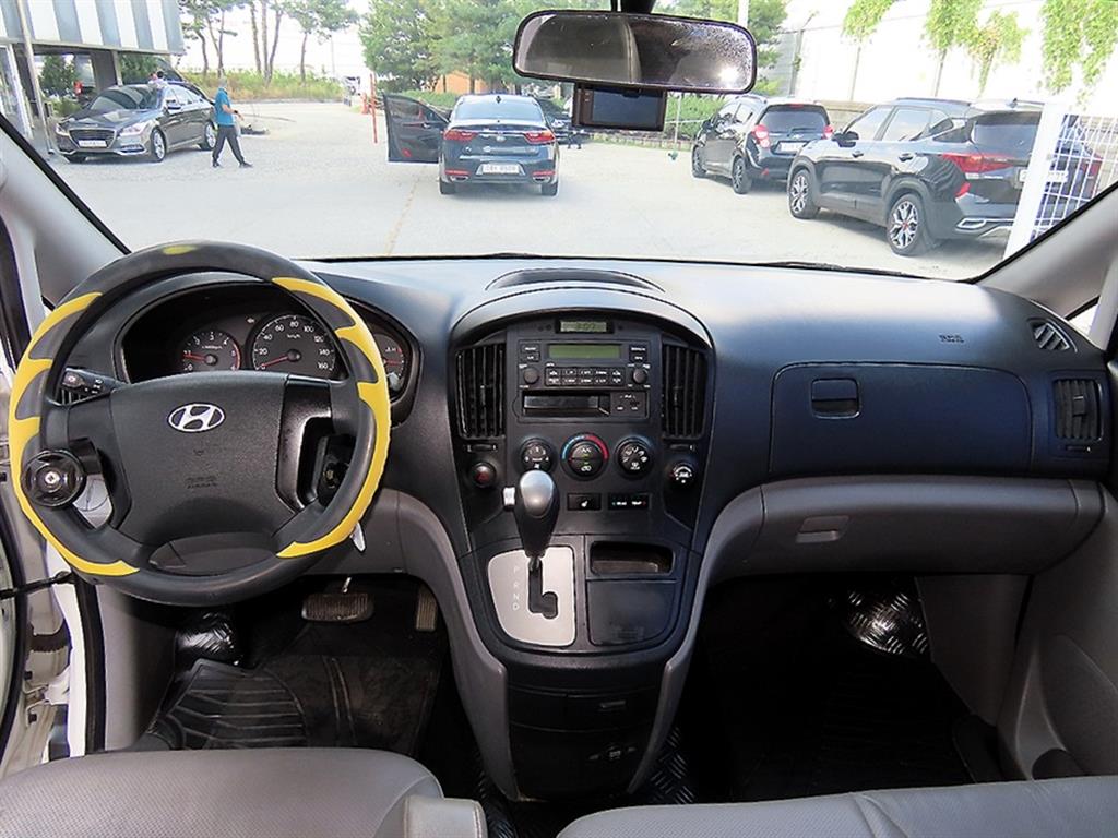 Hyundai Starex — photo 08