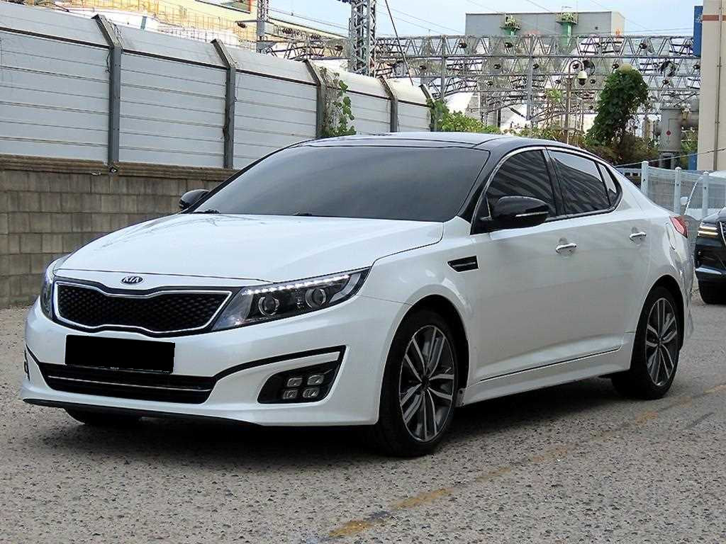 Kia K5 — photo 02