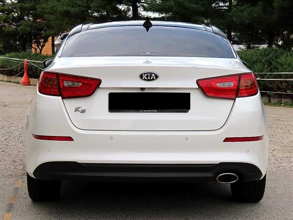 Kia K5 — photo 04