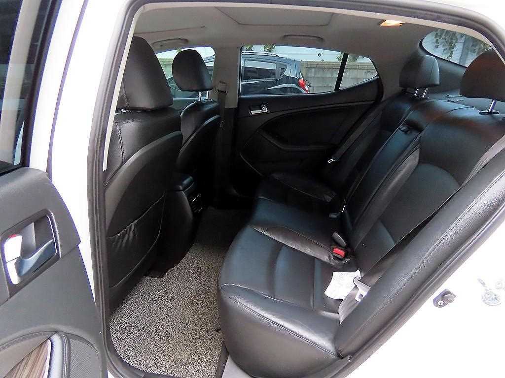 Kia K5 — photo 06